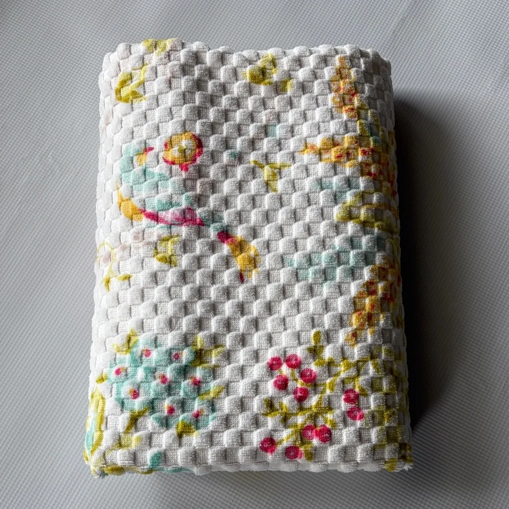 CARO BATH SHEET 28” x 52” EUC